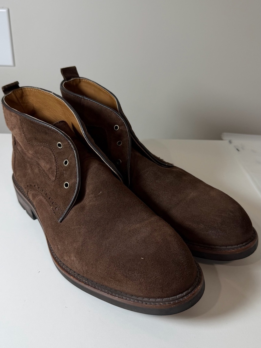 NEW Johnston & Murphy Fullerton Size 11 Genuine Suede Leather Boots Vibram Sole